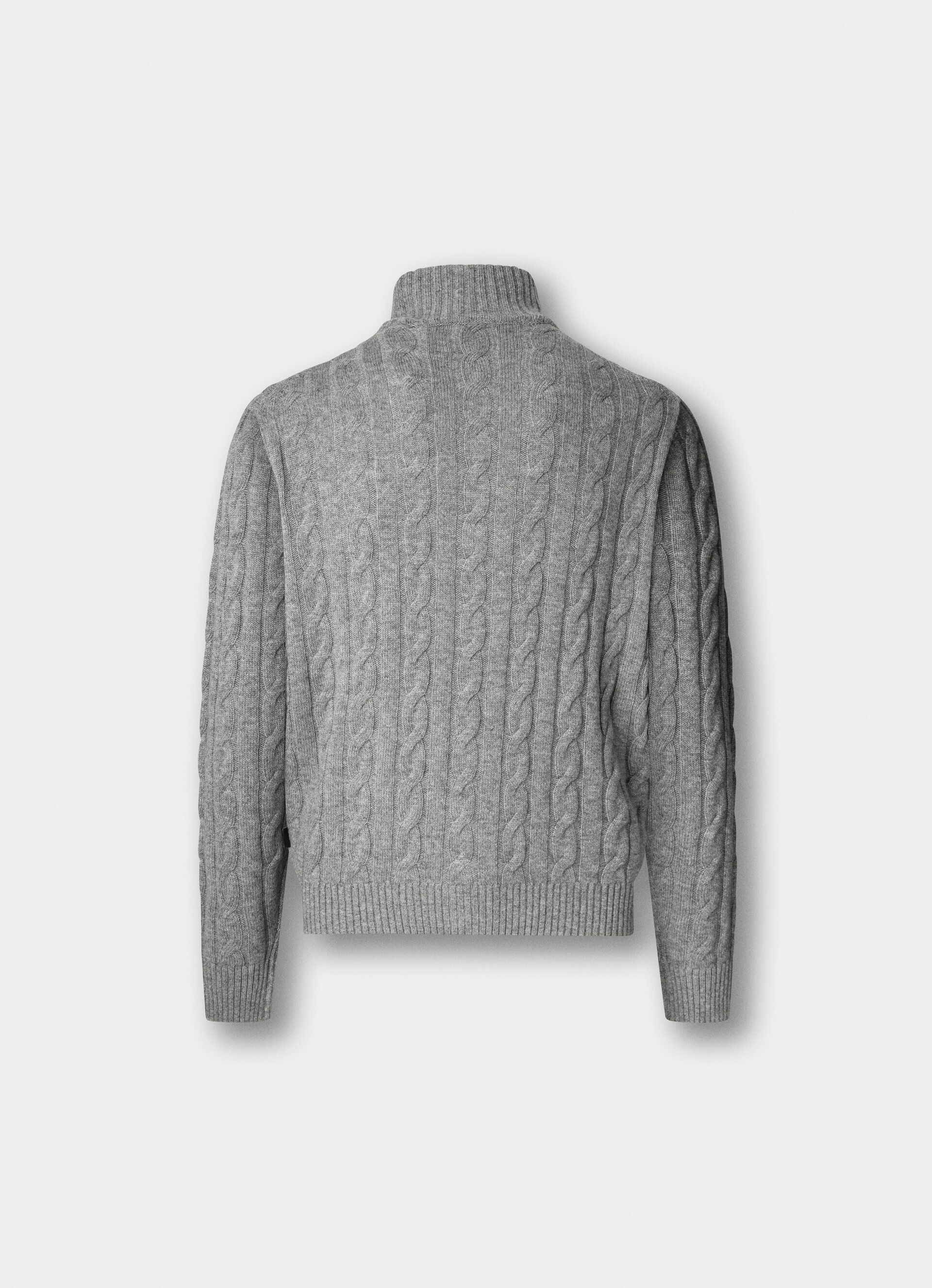 FM700423_933_02_FL.jpg?sw=600&q=60